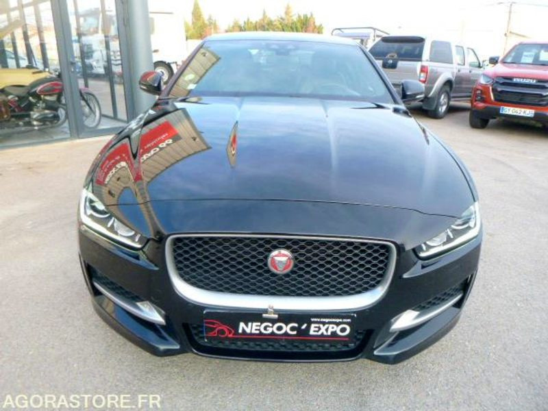 PRIX TTC 0% TVA - JAGUAR XE 2.0 180CV R SPORT AWD - 2016 - 160 000km - Personenwagen: afbeelding 2 PRIX TTC 0% TVA - JAGUAR XE 2.0 180CV R SPORT AWD - 2016 - 160 000km - Personenwagen: afbeelding 2
