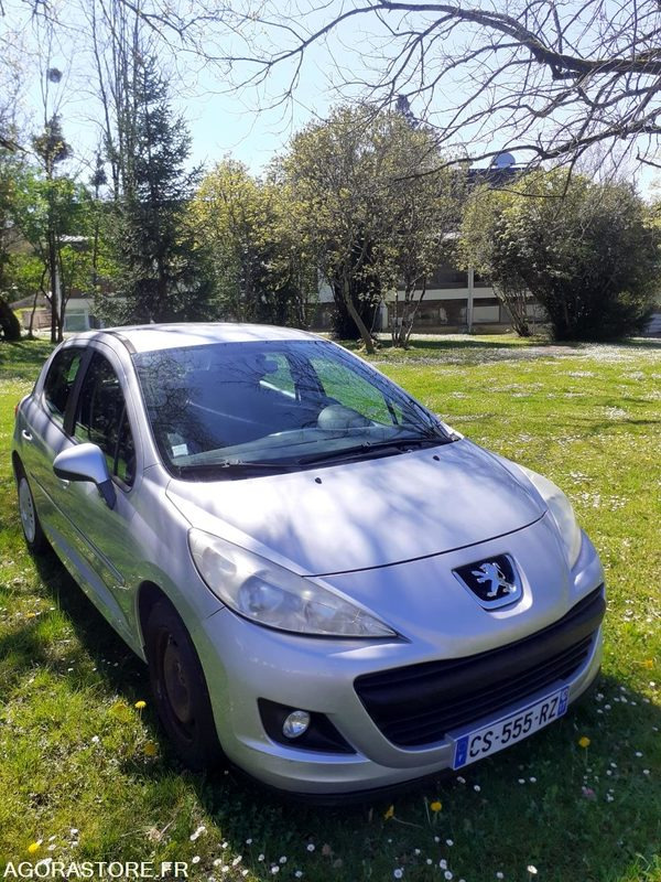 Peugeot 207 1.4 hdi 70 cv - Personenwagen: afbeelding 1 Peugeot 207 1.4 hdi 70 cv - Personenwagen: afbeelding 1