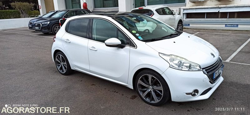 Peugeot 208 1.6 hdi 90 féline bvm5 - Personenwagen: afbeelding 1 Peugeot 208 1.6 hdi 90 féline bvm5 - Personenwagen: afbeelding 1
