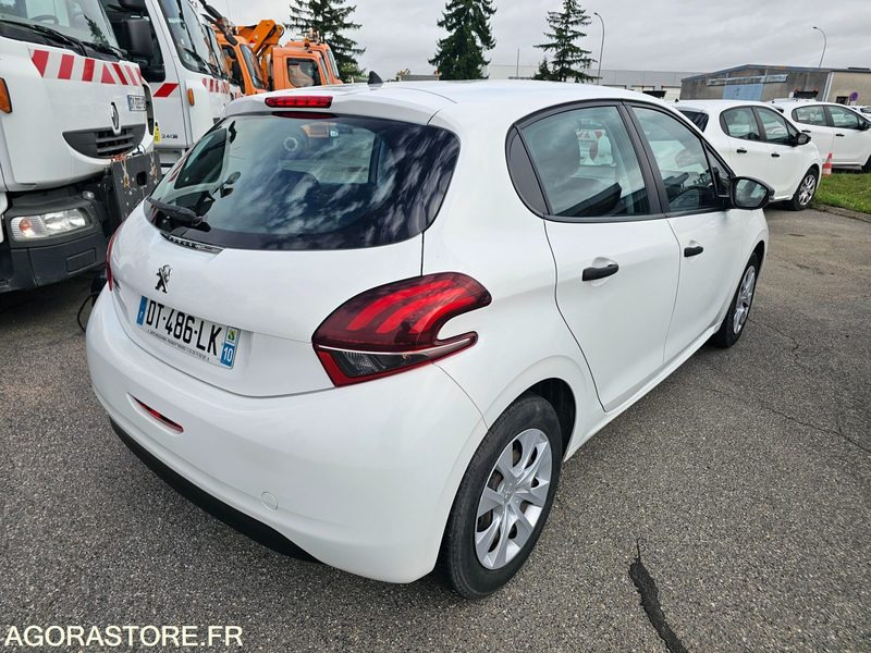 Peugeot 208 - 2015 - 151844km - DT486LK - Personenwagen: afbeelding 3 Peugeot 208 - 2015 - 151844km - DT486LK - Personenwagen: afbeelding 3