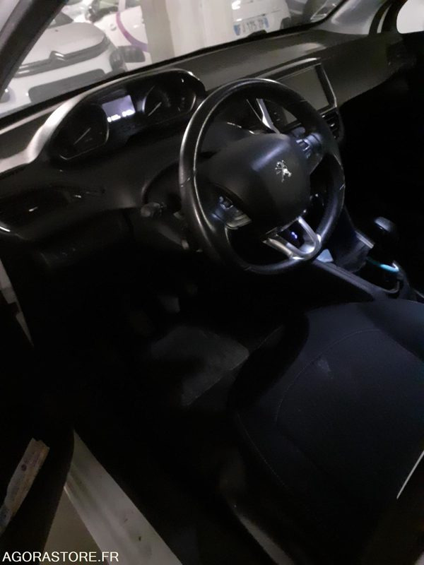 Peugeot 208 - 2016 - 181646kms - Personenwagen: afbeelding 5 Peugeot 208 - 2016 - 181646kms - Personenwagen: afbeelding 5