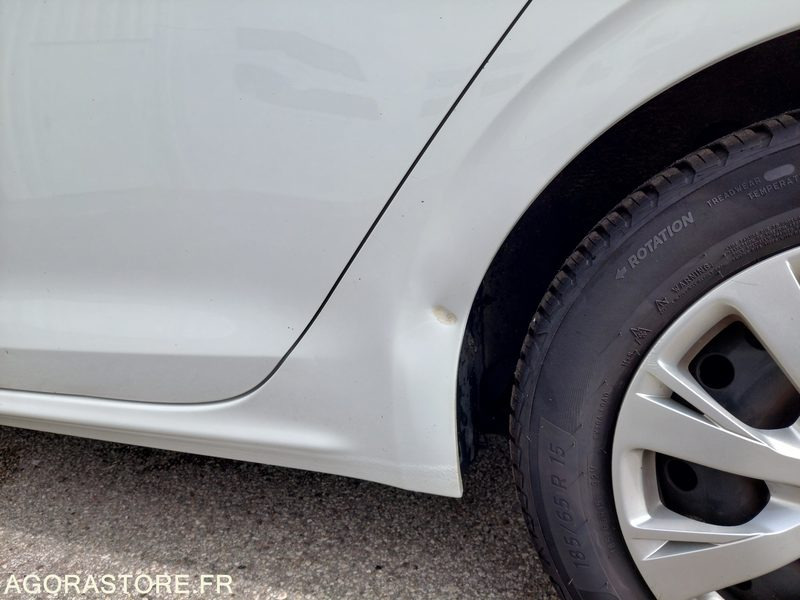 Peugeot 208 - 2018 - 111 261 kms- FB713AZ-ESSENCE - Personenwagen: afbeelding 4 Peugeot 208 - 2018 - 111 261 kms- FB713AZ-ESSENCE - Personenwagen: afbeelding 4