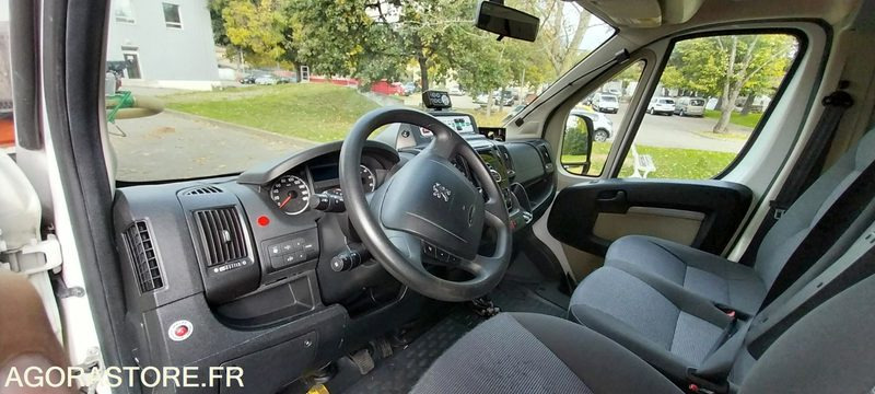 Ambulance Peugeot BOXER, 3L HDI, 2012, 329317 kms, moteur 63435kms: afbeelding 11 Ambulance Peugeot BOXER, 3L HDI, 2012, 329317 kms, moteur 63435kms: afbeelding 11