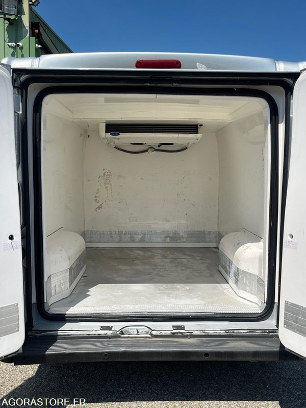 Peugeot Boxer L1H2 330 L1H1 2L Bluehdi - 2017 - 139 950km - Koelwagen: afbeelding 4 Peugeot Boxer L1H2 330 L1H1 2L Bluehdi - 2017 - 139 950km - Koelwagen: afbeelding 4