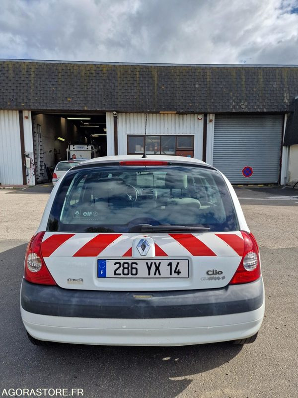 RENAULT CLIO 2 - LOT N°2 - Personenwagen: afbeelding 4 RENAULT CLIO 2 - LOT N°2 - Personenwagen: afbeelding 4