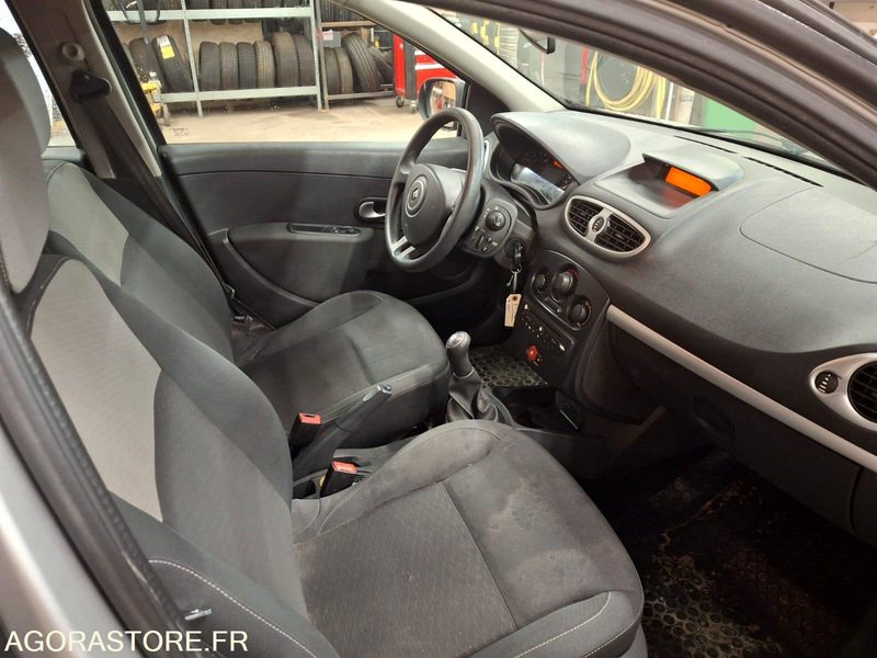 RENAULT CLIO 3 ESSENCE - Personenwagen: afbeelding 5 RENAULT CLIO 3 ESSENCE - Personenwagen: afbeelding 5