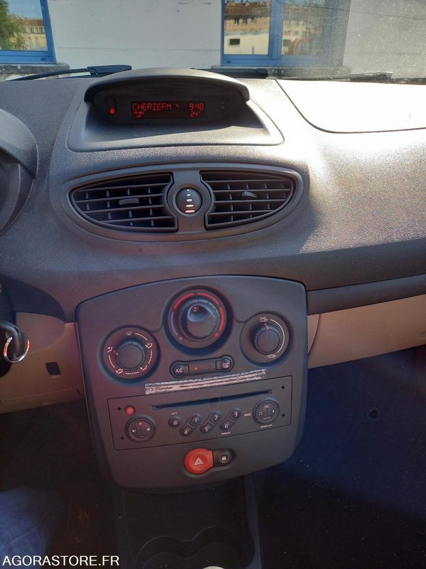 RENAULT CLIO 5 PLACES - Personenwagen: afbeelding 5 RENAULT CLIO 5 PLACES - Personenwagen: afbeelding 5