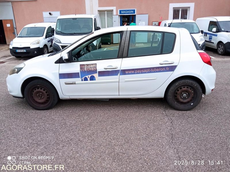 RENAULT CLIO 5 PLACES - Personenwagen: afbeelding 4 RENAULT CLIO 5 PLACES - Personenwagen: afbeelding 4