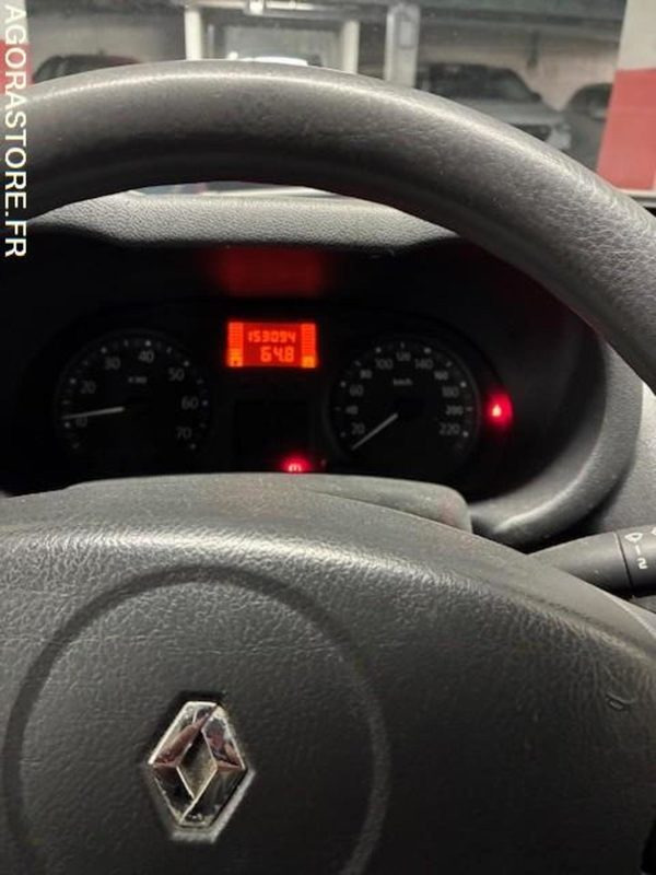 RENAULT CLIO ESSENCE de 2008 avec 153100 KMS PARFAIT ETAT ET ROULANTE - Personenwagen: afbeelding 4 RENAULT CLIO ESSENCE de 2008 avec 153100 KMS PARFAIT ETAT ET ROULANTE - Personenwagen: afbeelding 4