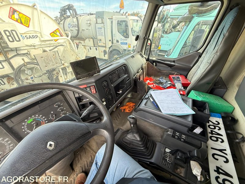 RENAULT HYDROCUREUR ADR 2646-YC-49 VENTE EXPORT EXCLUSIVEMENT - Vacuümwagen: afbeelding 4 RENAULT HYDROCUREUR ADR 2646-YC-49 VENTE EXPORT EXCLUSIVEMENT - Vacuümwagen: afbeelding 4