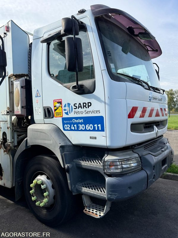 RENAULT HYDROCUREUR ADR 2646-YC-49 VENTE EXPORT EXCLUSIVEMENT - Vacuümwagen: afbeelding 2 RENAULT HYDROCUREUR ADR 2646-YC-49 VENTE EXPORT EXCLUSIVEMENT - Vacuümwagen: afbeelding 2