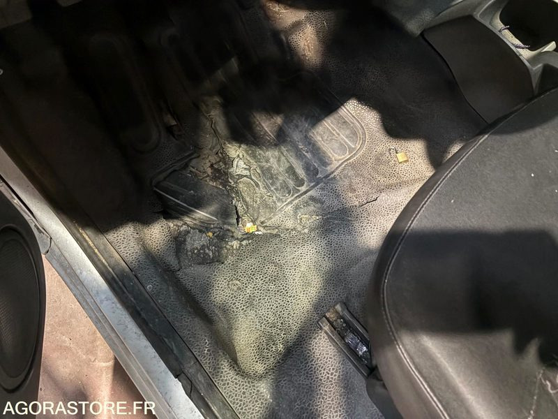 RENAULT KANGOO - 189000 kms - Gesloten bestelwagen: afbeelding 4 RENAULT KANGOO - 189000 kms - Gesloten bestelwagen: afbeelding 4