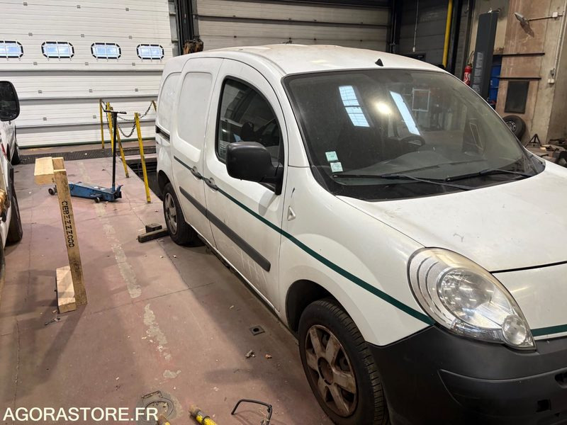 RENAULT KANGOO - 189000 kms - Gesloten bestelwagen: afbeelding 1 RENAULT KANGOO - 189000 kms - Gesloten bestelwagen: afbeelding 1