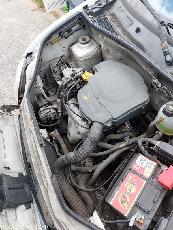 Leasing RENAULT KANGOO - 2000 - 119 023KM - NON ROULANT RENAULT KANGOO - 2000 - 119 023KM - NON ROULANT: afbeelding 7 Leasing RENAULT KANGOO - 2000 - 119 023KM - NON ROULANT RENAULT KANGOO - 2000 - 119 023KM - NON ROULANT: afbeelding 7