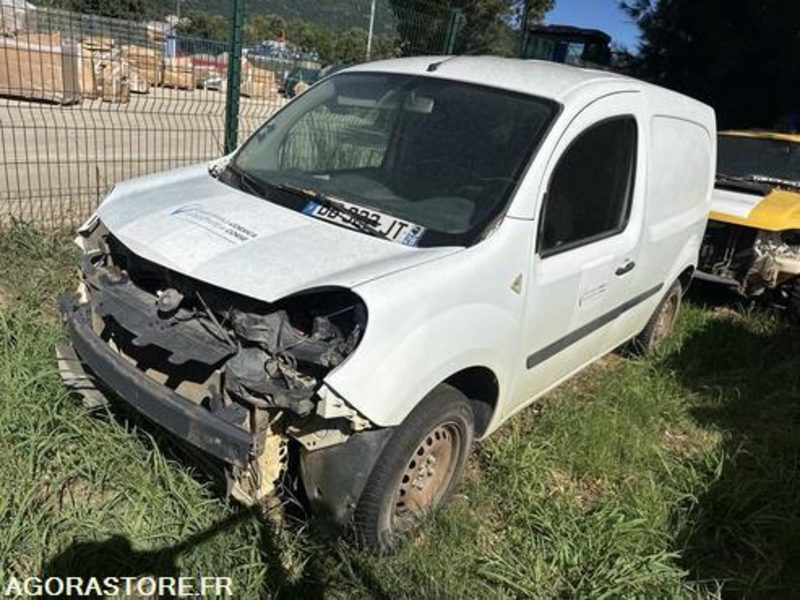 RENAULT KANGOO - 2010 - 230000KM - BB322JT - Kleine bestelwagen: afbeelding 2 RENAULT KANGOO - 2010 - 230000KM - BB322JT - Kleine bestelwagen: afbeelding 2