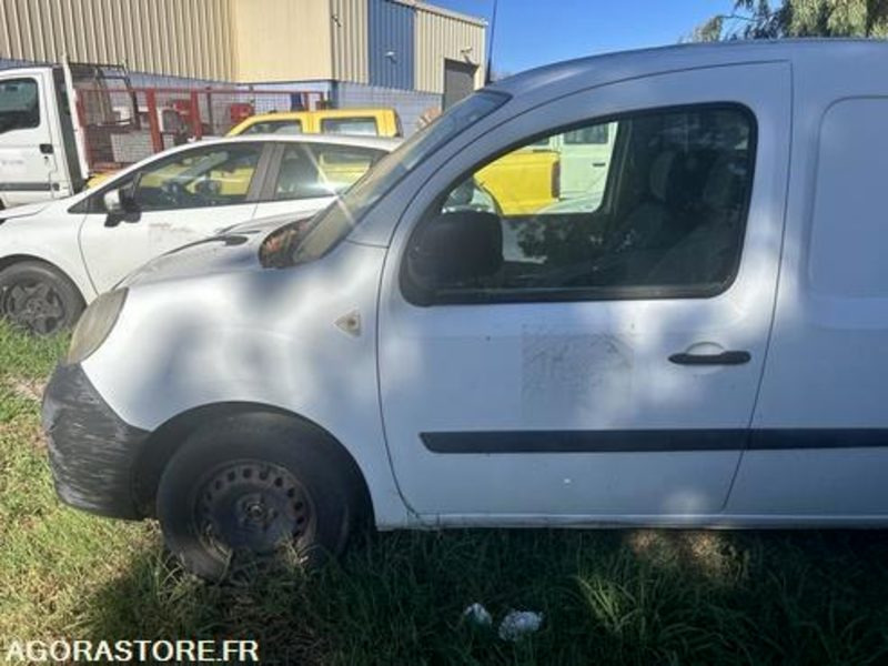 RENAULT KANGOO - 2010 - 288112km - AR259YG - Kleine bestelwagen: afbeelding 5 RENAULT KANGOO - 2010 - 288112km - AR259YG - Kleine bestelwagen: afbeelding 5