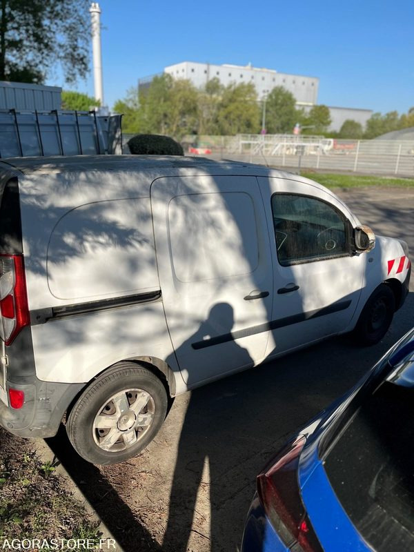 RENAULT KANGOO - 2013 / 383982 KM(CW-749-EJ) (MD233) - Kleine bestelwagen: afbeelding 2 RENAULT KANGOO - 2013 / 383982 KM(CW-749-EJ) (MD233) - Kleine bestelwagen: afbeelding 2