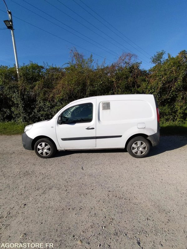 RENAULT KANGOO- ES173GS-260 000 KMS - Kleine bestelwagen: afbeelding 2 RENAULT KANGOO- ES173GS-260 000 KMS - Kleine bestelwagen: afbeelding 2