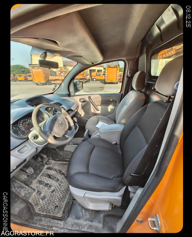 RENAULT KANGOO FM-428-JQ - 2008 - 195935 KM moteur tournant - Kleine bestelwagen: afbeelding 4 RENAULT KANGOO FM-428-JQ - 2008 - 195935 KM moteur tournant - Kleine bestelwagen: afbeelding 4