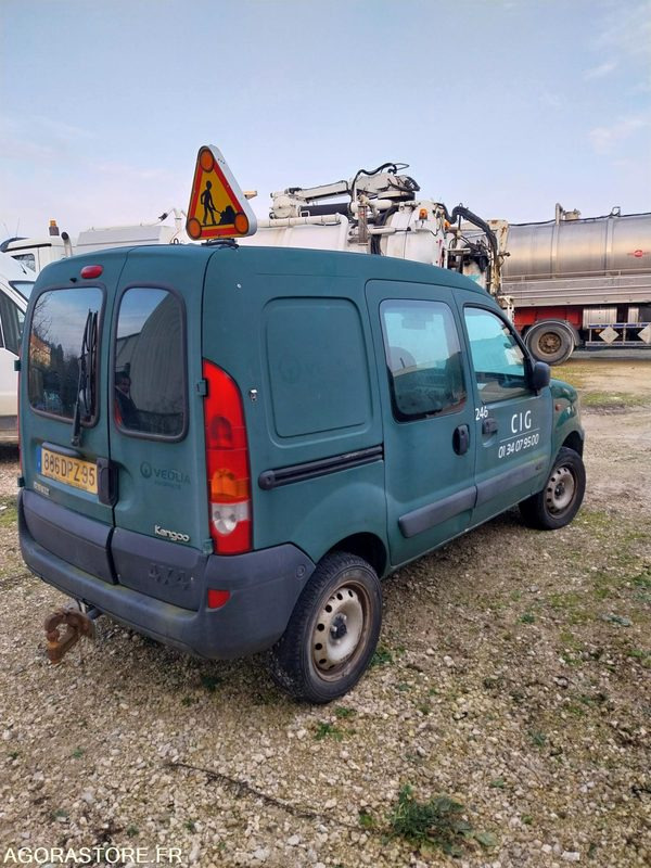 RENAULT Kangoo 4X4 2004 (160 000Km) NON ROULANT Moteur HS PRO UNIQUEMENT - Kleine bestelwagen: afbeelding 4 RENAULT Kangoo 4X4 2004 (160 000Km) NON ROULANT Moteur HS PRO UNIQUEMENT - Kleine bestelwagen: afbeelding 4