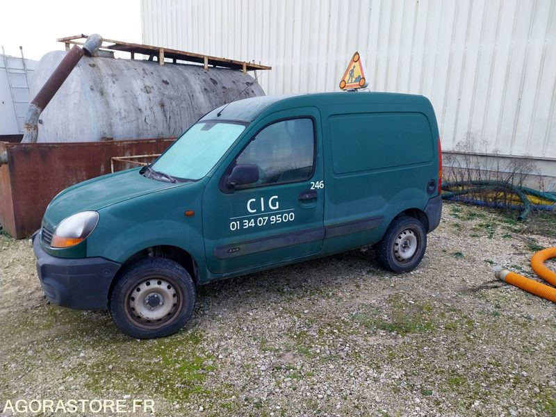 RENAULT Kangoo 4X4 2004 (160 000Km) NON ROULANT Moteur HS PRO UNIQUEMENT - Kleine bestelwagen: afbeelding 1 RENAULT Kangoo 4X4 2004 (160 000Km) NON ROULANT Moteur HS PRO UNIQUEMENT - Kleine bestelwagen: afbeelding 1