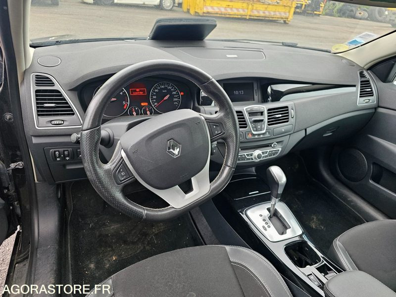 RENAULT LAGUNA - 2013 - 284237km - CP823YZ - Personenwagen: afbeelding 5 RENAULT LAGUNA - 2013 - 284237km - CP823YZ - Personenwagen: afbeelding 5