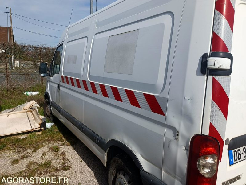 RENAULT MASTER - 2004 - 185782km - Gesloten bestelwagen: afbeelding 2 RENAULT MASTER - 2004 - 185782km - Gesloten bestelwagen: afbeelding 2