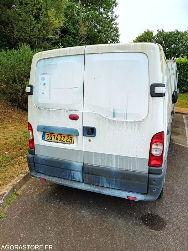 RENAULT MASTER II 2004 - Gesloten bestelwagen: afbeelding 5 RENAULT MASTER II 2004 - Gesloten bestelwagen: afbeelding 5