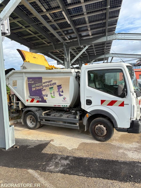 RENAULT MAXITY DIESEL AM 2013 BOM 83275KM CT-350-LL N° VIN: VF6SNFF24D3153920 - Kipper bestelwagen: afbeelding 2 RENAULT MAXITY DIESEL AM 2013 BOM 83275KM CT-350-LL N° VIN: VF6SNFF24D3153920 - Kipper bestelwagen: afbeelding 2