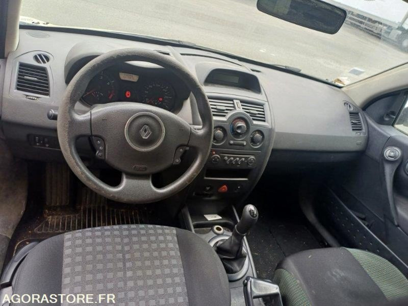 RENAULT MEGANE -152 169 KM - 2008 - BR-526-KR - Personenwagen: afbeelding 2 RENAULT MEGANE -152 169 KM - 2008 - BR-526-KR - Personenwagen: afbeelding 2