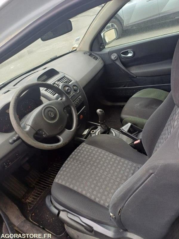 RENAULT MEGANE -152 169 KM - 2008 - BR-526-KR - Personenwagen: afbeelding 1 RENAULT MEGANE -152 169 KM - 2008 - BR-526-KR - Personenwagen: afbeelding 1