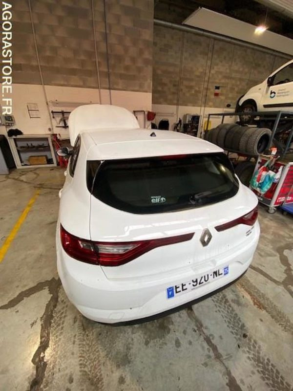 RENAULT MEGANE TCE 100 1472 - Personenwagen: afbeelding 2 RENAULT MEGANE TCE 100 1472 - Personenwagen: afbeelding 2