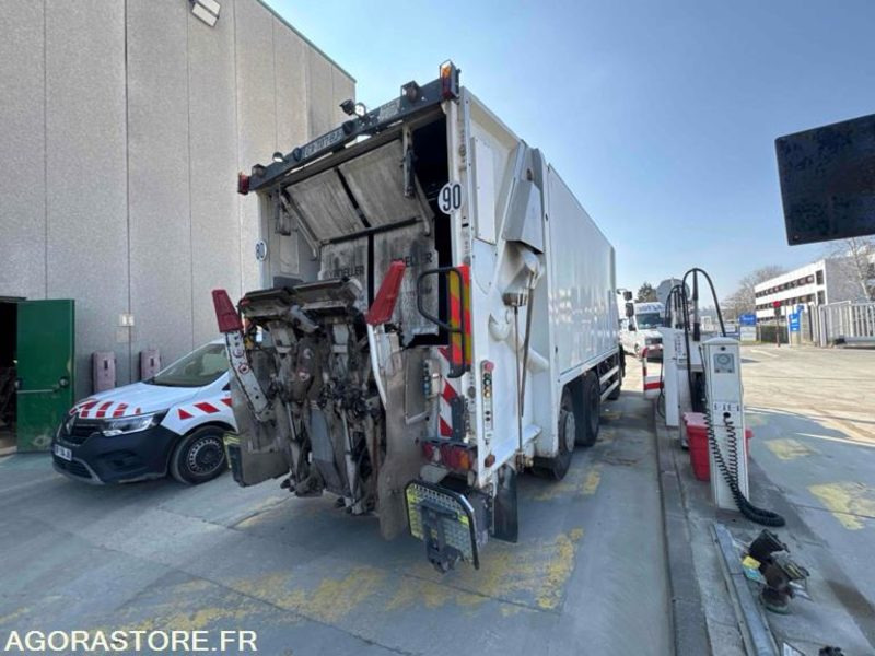 RENAULT PREMIUM 310,26 - BOM CARGOPAC II 20m3 (Cavdo) - 2012/135604 KM (CA707BJ) - Vuilniswagen: afbeelding 2 RENAULT PREMIUM 310,26 - BOM CARGOPAC II 20m3 (Cavdo) - 2012/135604 KM (CA707BJ) - Vuilniswagen: afbeelding 2
