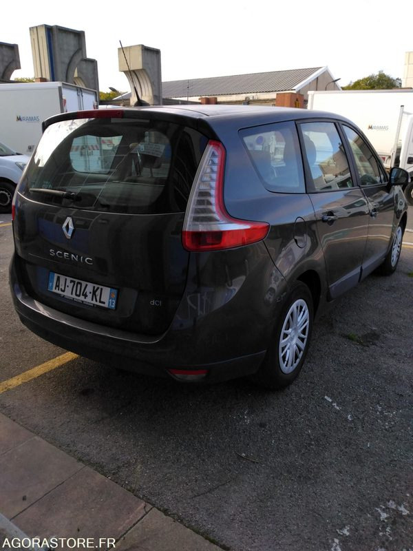 RENAULT SCENIC 1.9 DIESEL - Personenwagen: afbeelding 2 RENAULT SCENIC 1.9 DIESEL - Personenwagen: afbeelding 2