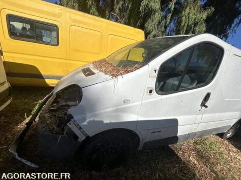 RENAULT TRAFIC - 150000KM - 2008 - BZ469XM - Gesloten bestelwagen: afbeelding 4 RENAULT TRAFIC - 150000KM - 2008 - BZ469XM - Gesloten bestelwagen: afbeelding 4