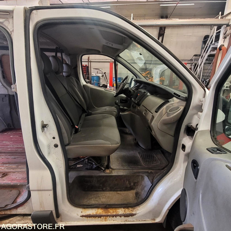RENAULT TRAFIC 163266 kms 2006 - Gesloten bestelwagen: afbeelding 4 RENAULT TRAFIC 163266 kms 2006 - Gesloten bestelwagen: afbeelding 4