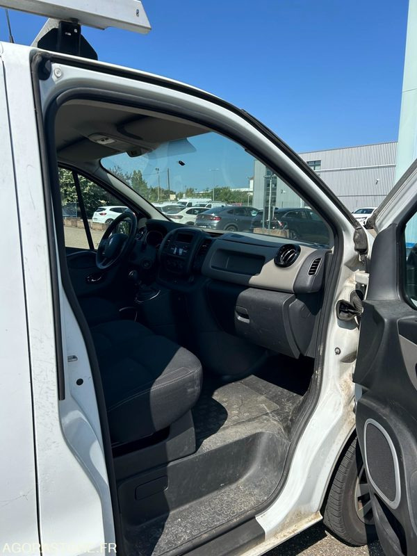 RENAULT TRAFIC 2015 - Gesloten bestelwagen: afbeelding 5 RENAULT TRAFIC 2015 - Gesloten bestelwagen: afbeelding 5