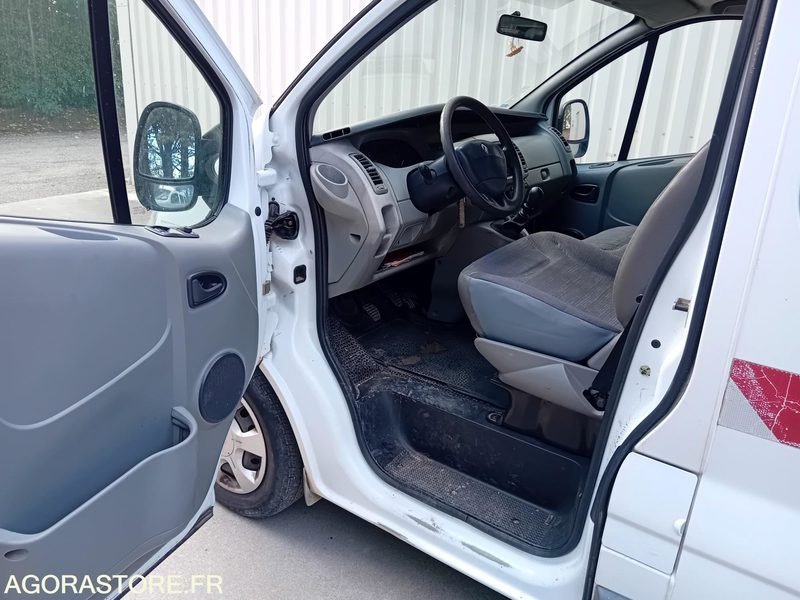 RENAULT TRAFIC DCI 115 L2H2 VP 9 places - Minibus, Personenvervoer: afbeelding 5 RENAULT TRAFIC DCI 115 L2H2 VP 9 places - Minibus, Personenvervoer: afbeelding 5
