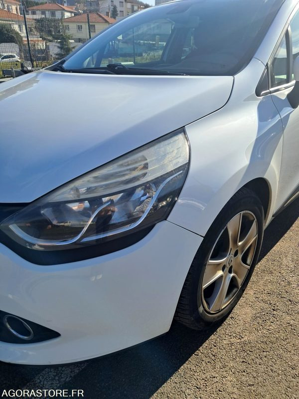 Renault CLIO 4 CY-139-SR - 2013 - 142180KM - Personenwagen: afbeelding 2 Renault CLIO 4 CY-139-SR - 2013 - 142180KM - Personenwagen: afbeelding 2