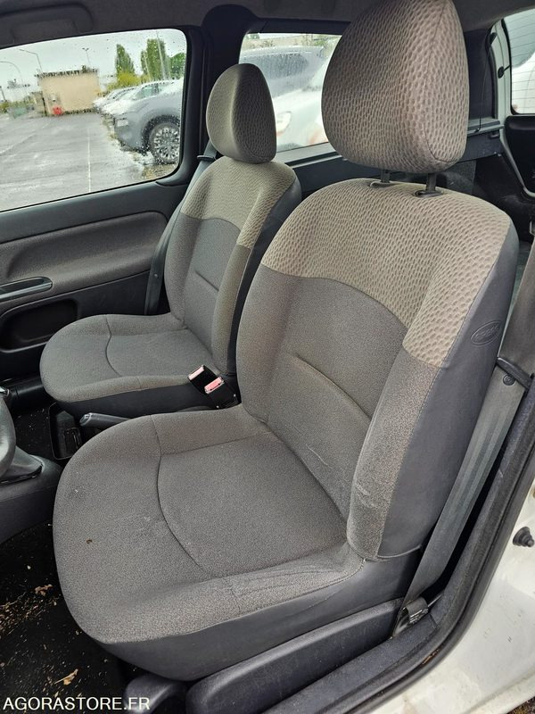 Renault Clio - 2005 - 94635KM - 8970SK41 - Personenwagen: afbeelding 5 Renault Clio - 2005 - 94635KM - 8970SK41 - Personenwagen: afbeelding 5