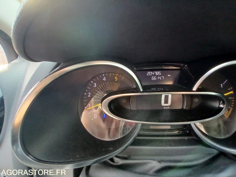 Renault Clio IV – Diesel – 2015-204 746 km - Personenwagen: afbeelding 2 Renault Clio IV – Diesel – 2015-204 746 km - Personenwagen: afbeelding 2