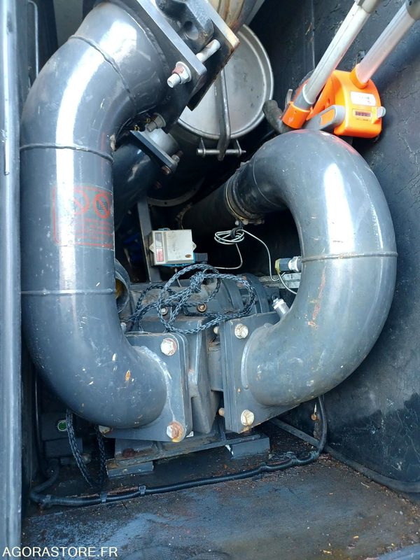 Renault Hydrocureur 19T - CN-620-BD - Vente Export Exclusivement - Vacuümwagen: afbeelding 4 Renault Hydrocureur 19T - CN-620-BD - Vente Export Exclusivement - Vacuümwagen: afbeelding 4