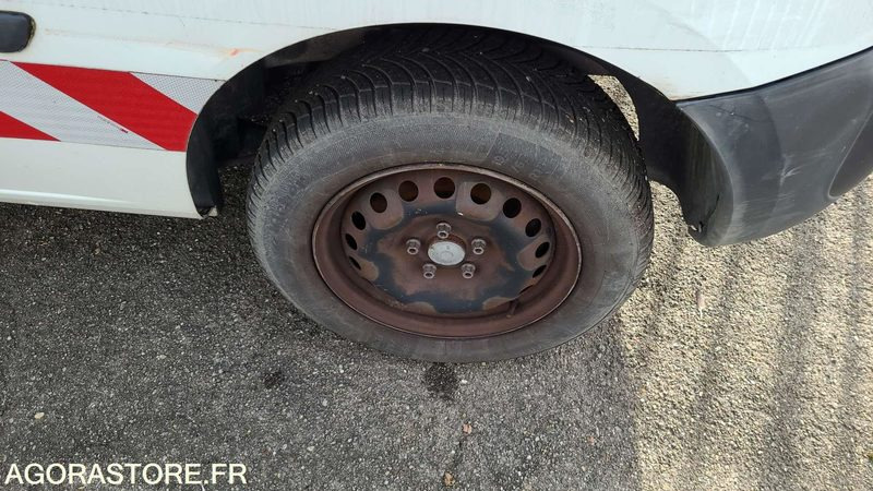 Renault Kangoo - 2011 - 130342kms - BF372BJ - Kleine bestelwagen: afbeelding 5 Renault Kangoo - 2011 - 130342kms - BF372BJ - Kleine bestelwagen: afbeelding 5