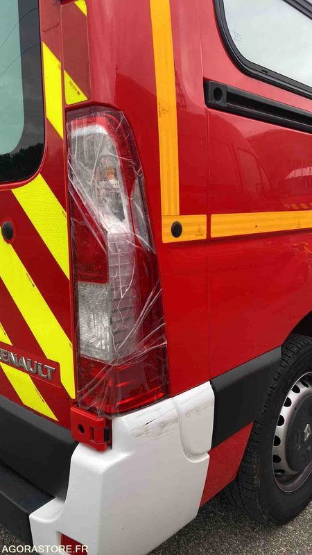 Renault Master III dci 125 - 18/06/2014 - Ambulance: afbeelding 5 Renault Master III dci 125 - 18/06/2014 - Ambulance: afbeelding 5