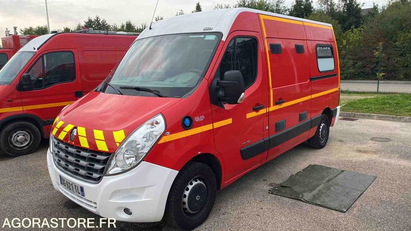 Renault Master III dci 125 - 18/06/2014 - Ambulance: afbeelding 1 Renault Master III dci 125 - 18/06/2014 - Ambulance: afbeelding 1
