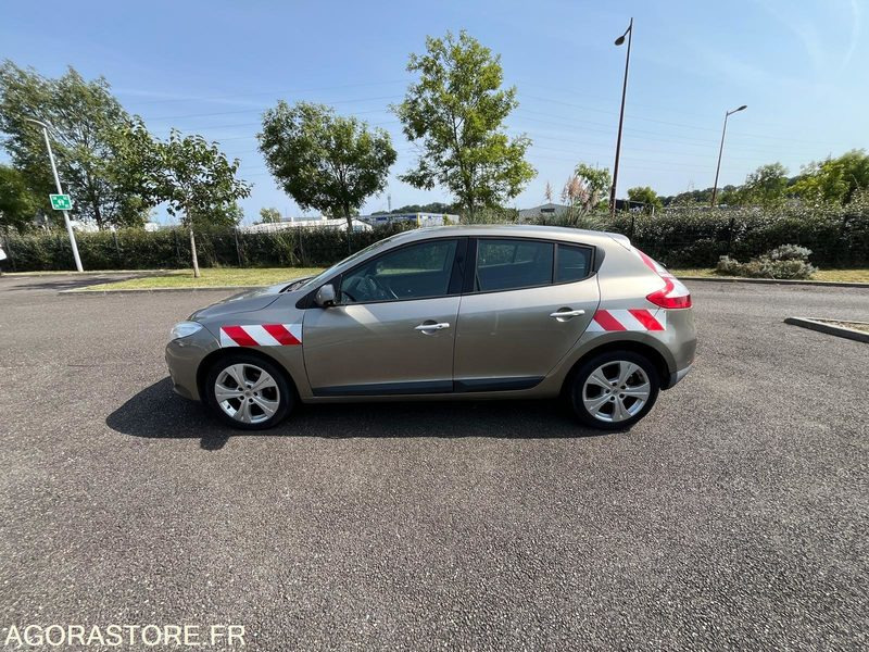 Renault Megane - 2011 - 223 032 km - Personenwagen: afbeelding 3 Renault Megane - 2011 - 223 032 km - Personenwagen: afbeelding 3
