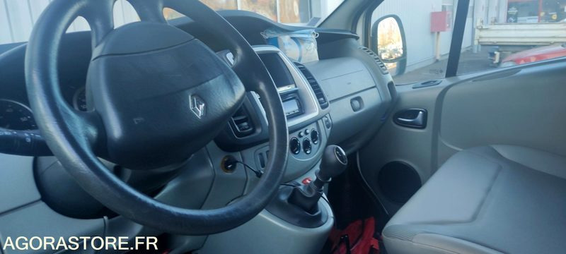 Renault Trafic 2 combi phrase . 2.0 dci 16v minibus long 90 cv - Minibus, Personenvervoer: afbeelding 4 Renault Trafic 2 combi phrase . 2.0 dci 16v minibus long 90 cv - Minibus, Personenvervoer: afbeelding 4