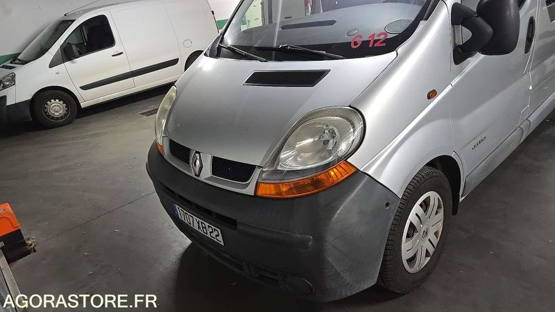 Renault Trafic - 2004 - 257907kms - 1707-XB-22 - Minibus, Personenvervoer: afbeelding 1 Renault Trafic - 2004 - 257907kms - 1707-XB-22 - Minibus, Personenvervoer: afbeelding 1