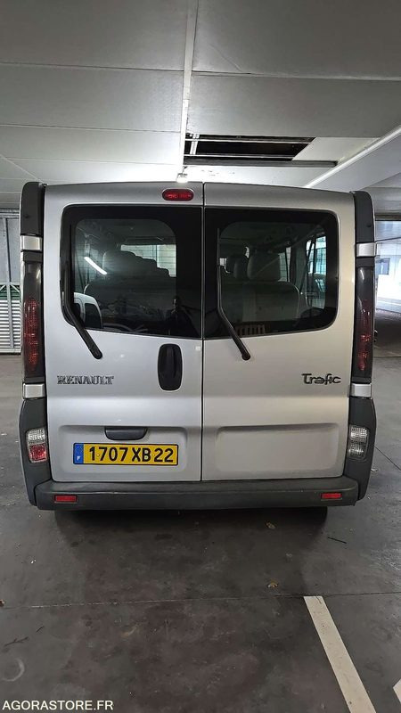 Renault Trafic - 2004 - 257907kms - 1707-XB-22 - Minibus, Personenvervoer: afbeelding 2 Renault Trafic - 2004 - 257907kms - 1707-XB-22 - Minibus, Personenvervoer: afbeelding 2