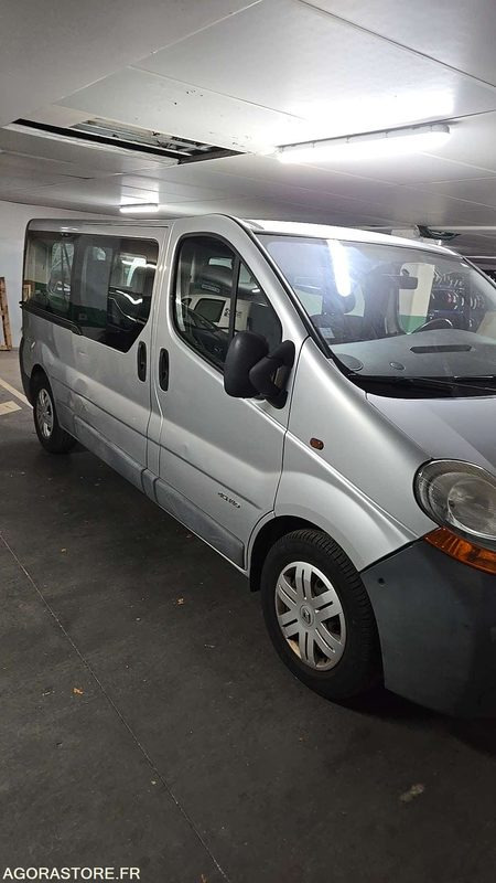 Renault Trafic - 2004 - 257907kms - 1707-XB-22 - Minibus, Personenvervoer: afbeelding 3 Renault Trafic - 2004 - 257907kms - 1707-XB-22 - Minibus, Personenvervoer: afbeelding 3